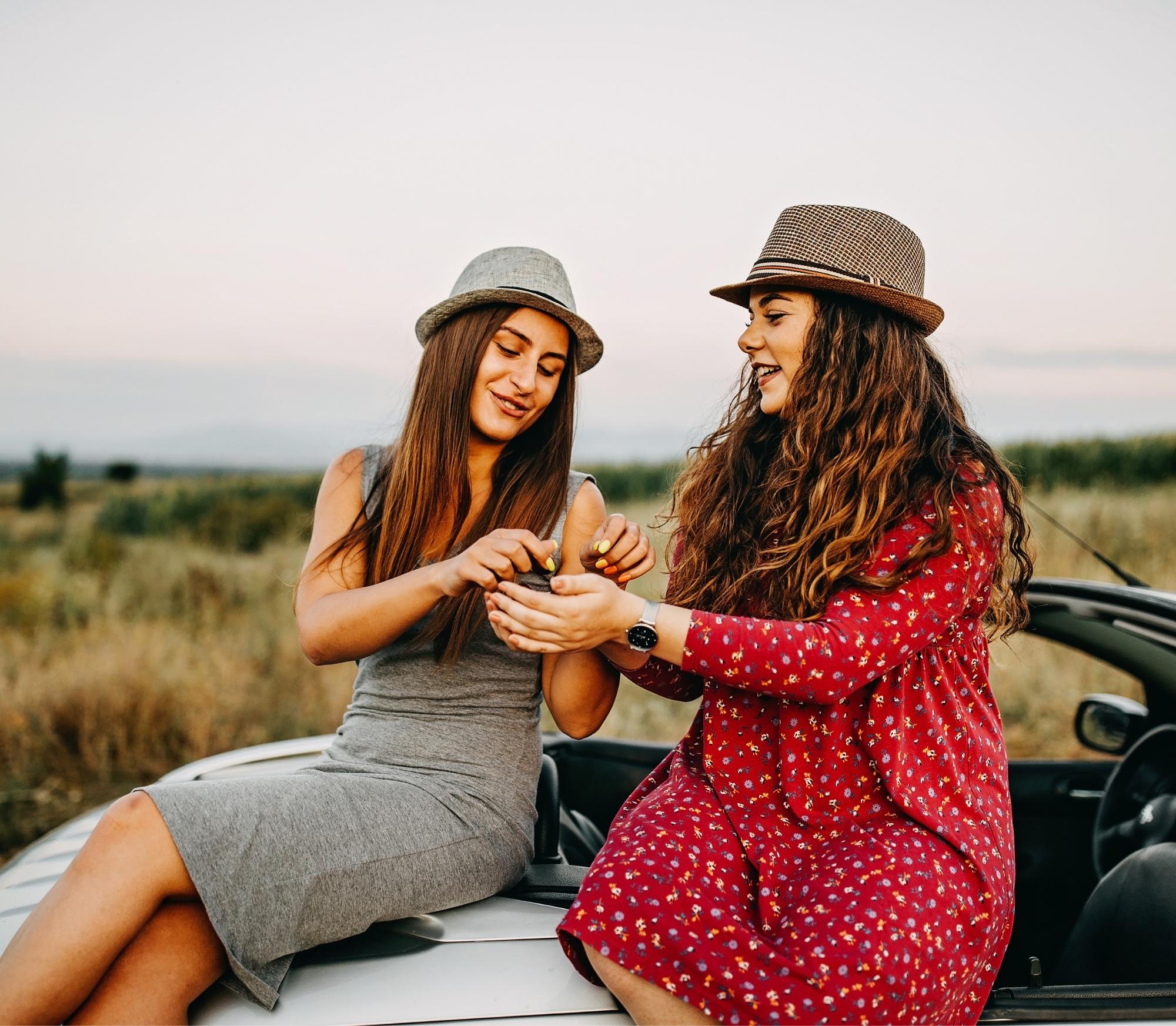 Comfy Travel Outfit Ideas for Women
