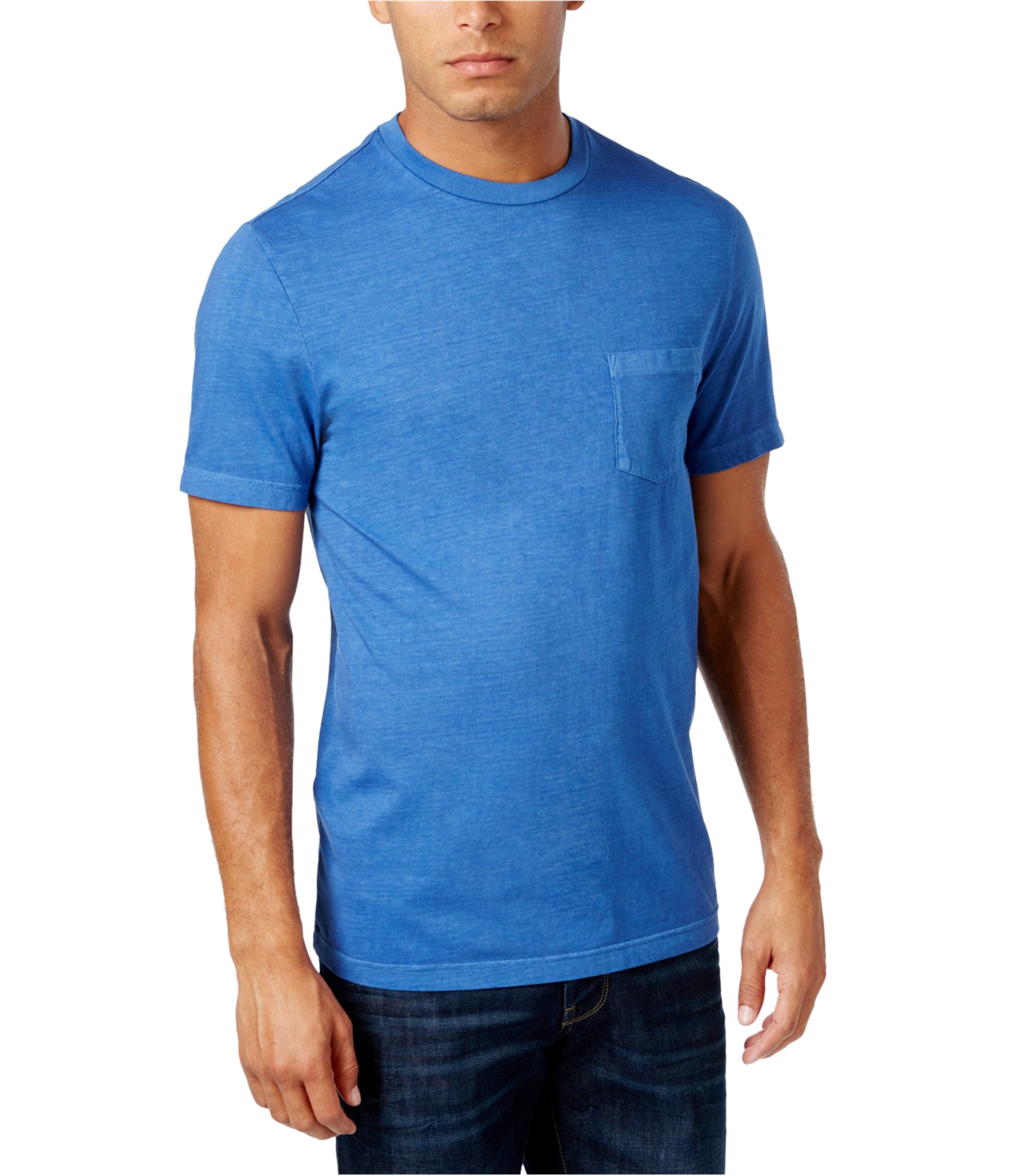 Boy-wearing-club-room-men's-ss-basic-t-shirt