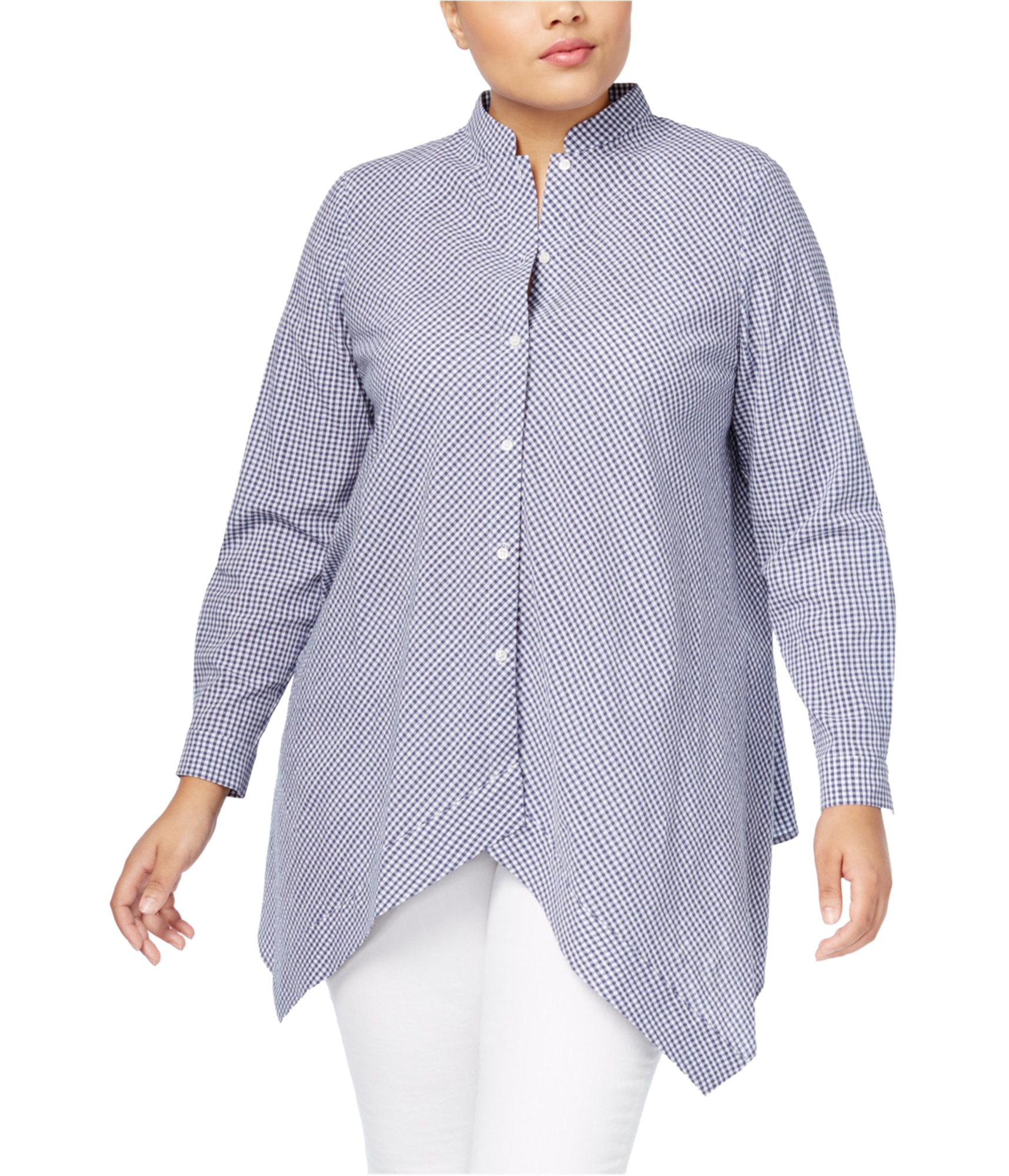 Women-wearing-asymmetric-button down shirt