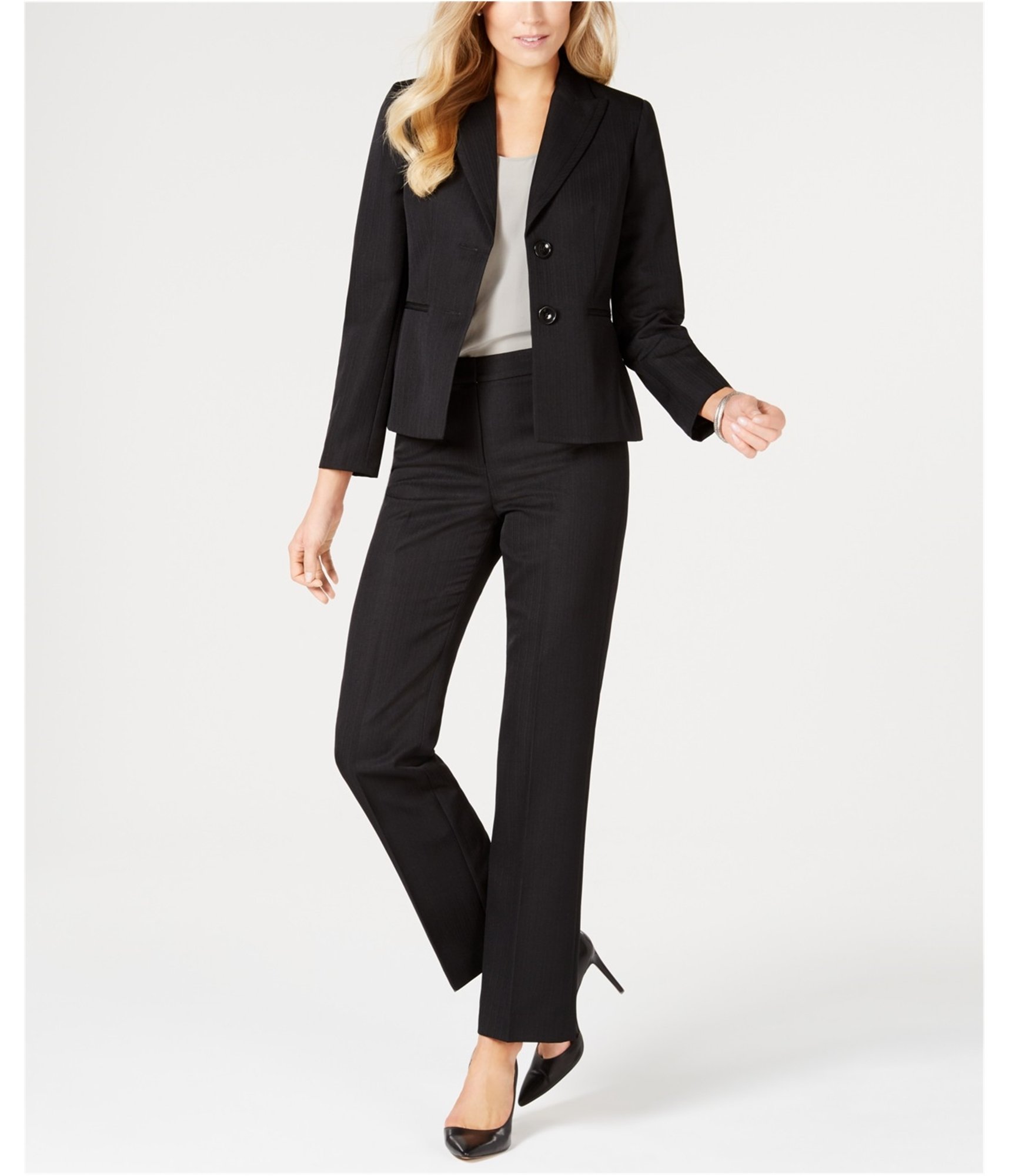 woman-wearing-shadow-pant-suit