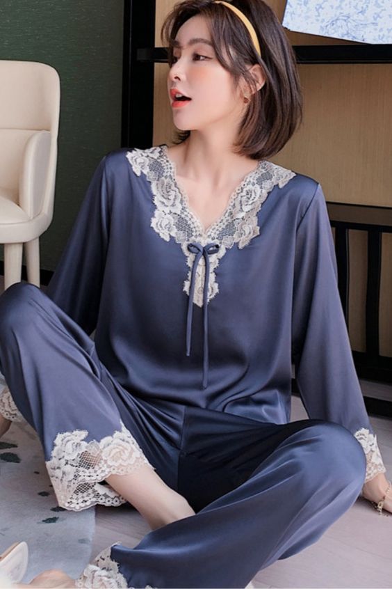 luxury women pajama for good night sleep