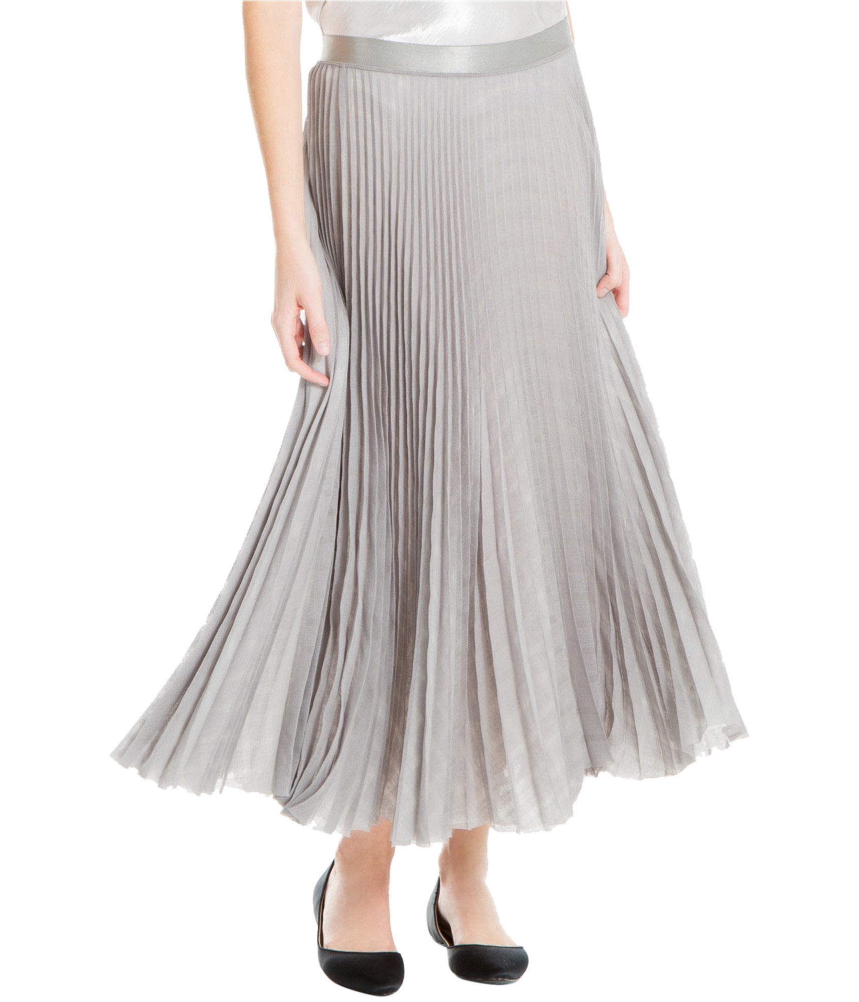 woman-wearing-ruffled-plaid-A-line-asymmetrical-skirt
