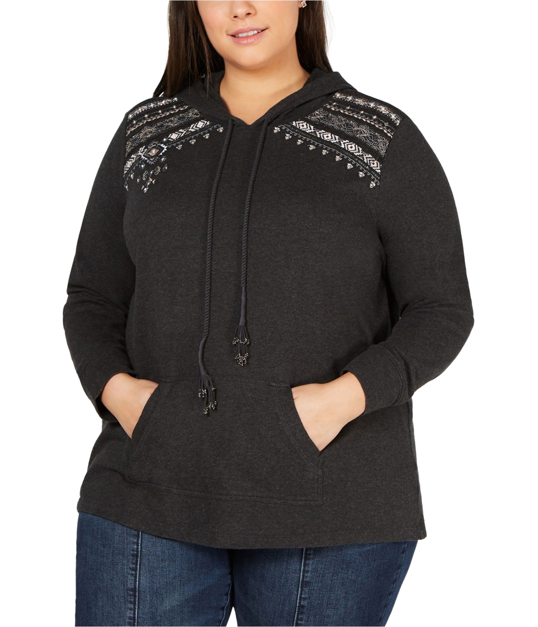 Plus-sized-embroidered-sweatshirt-hoodie