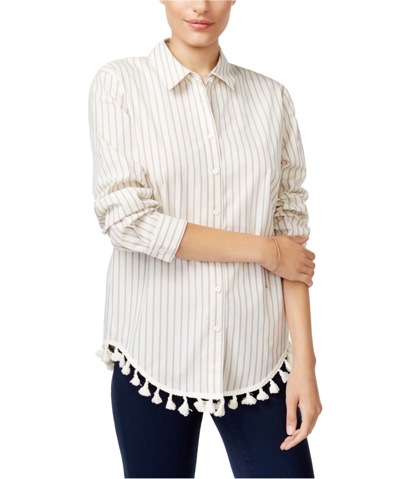 Woman-wearing-button-up-shirt