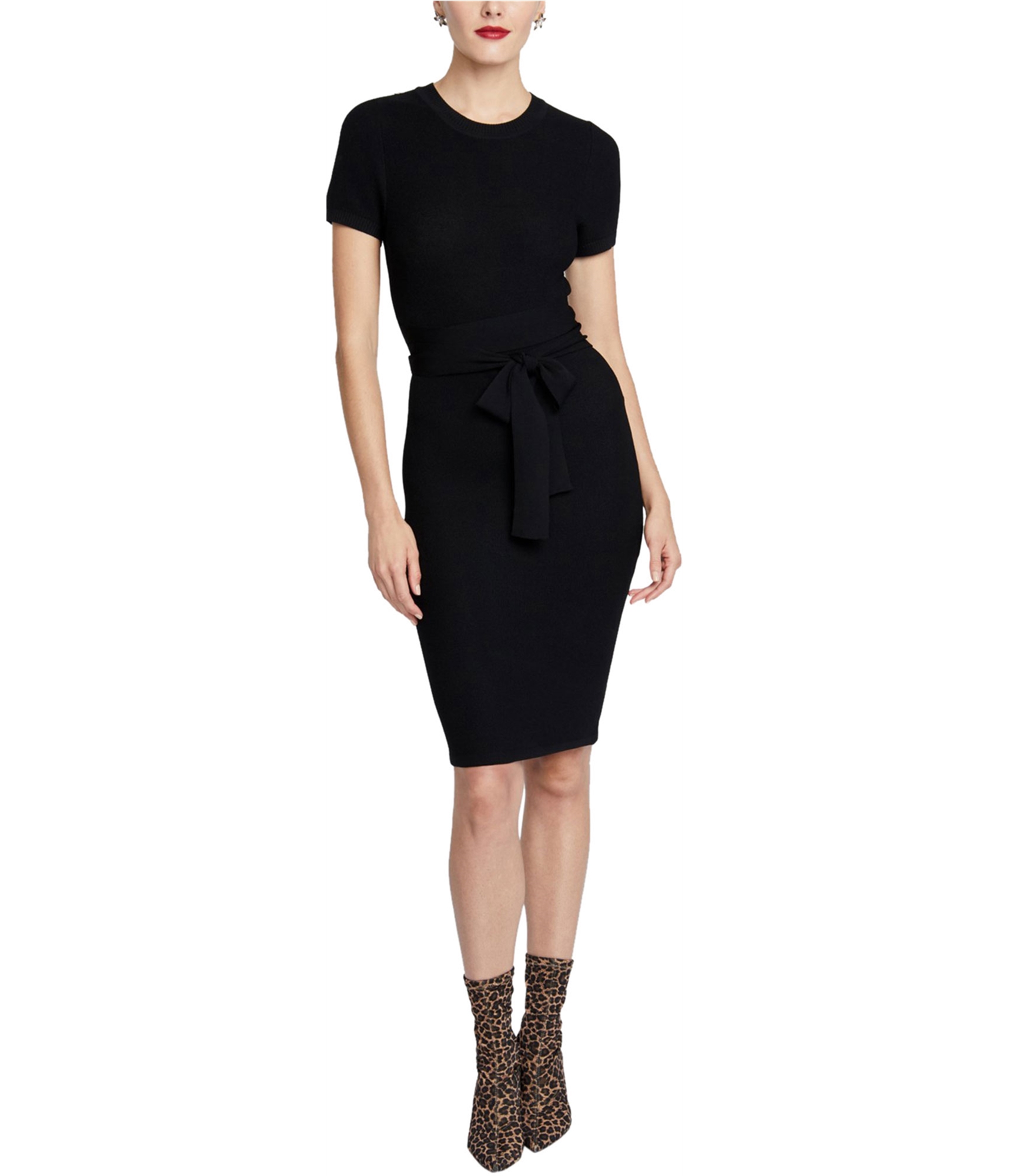 Woman-wearing-midi-solid-dress