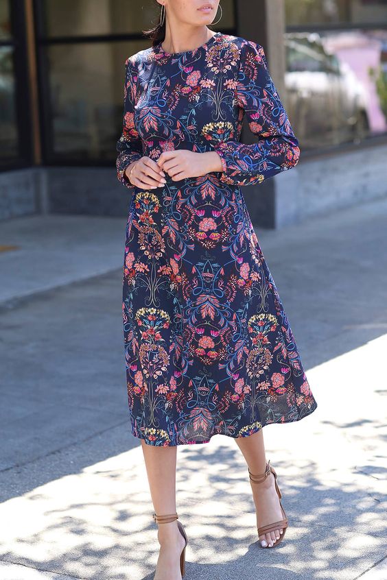 Beautifully designed Vince Camuto Floral Print Midi dress.