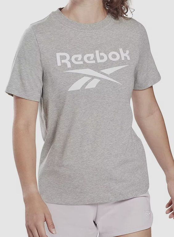 A well-kept and protected round-neck t-shirt from Reebok. 