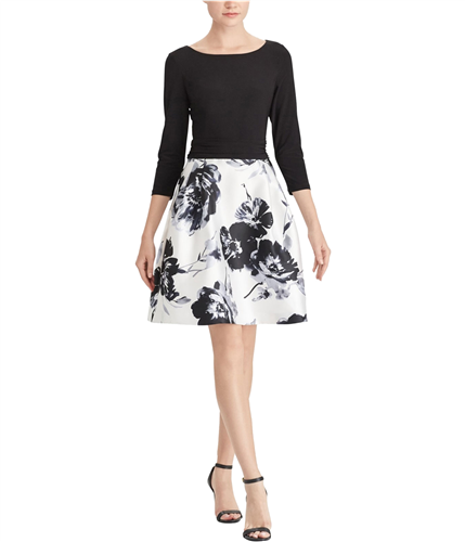 Lady models in black-white floral jacquard A-line dress