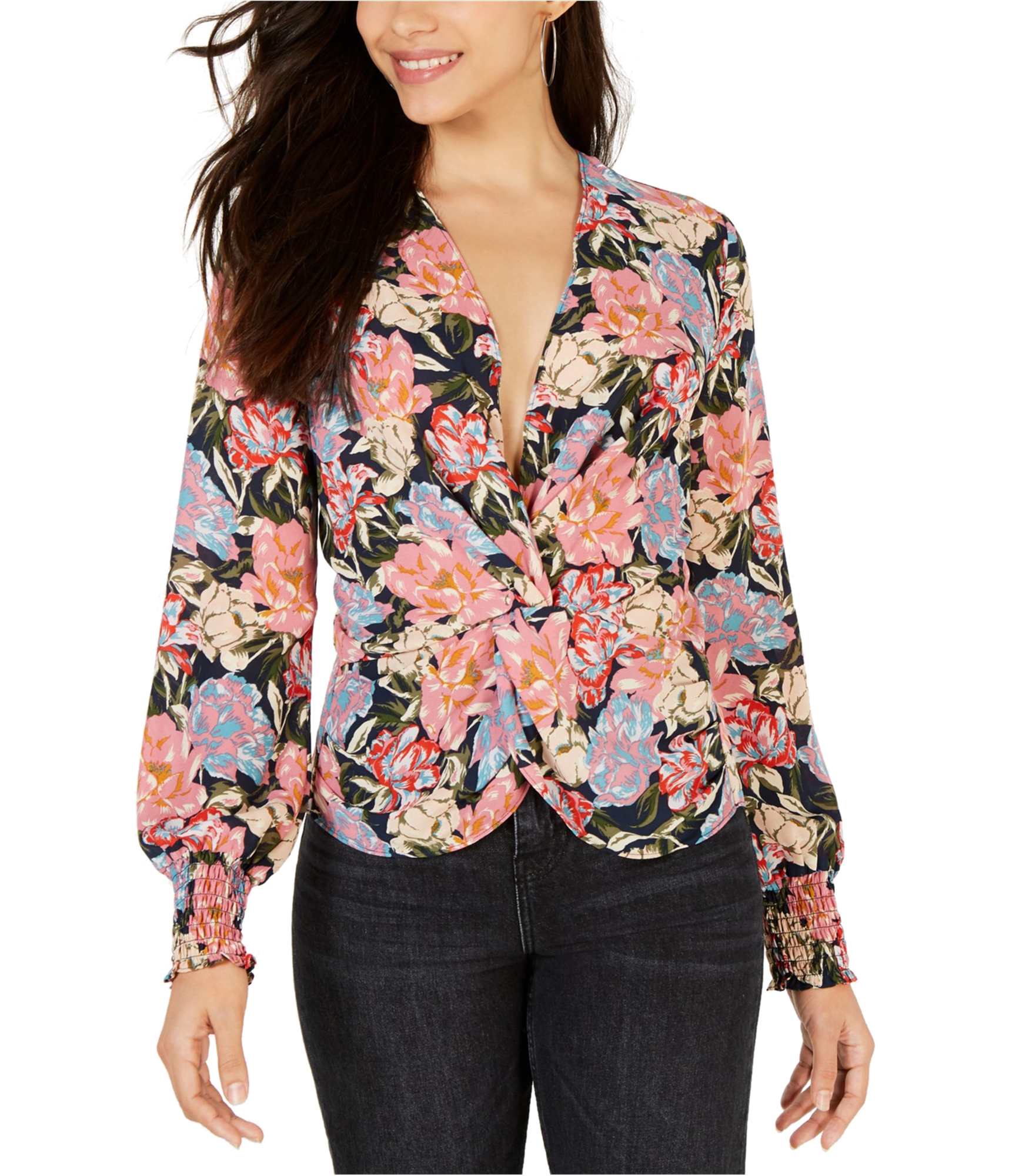 Woman-wearing-floral-pullover-blouse